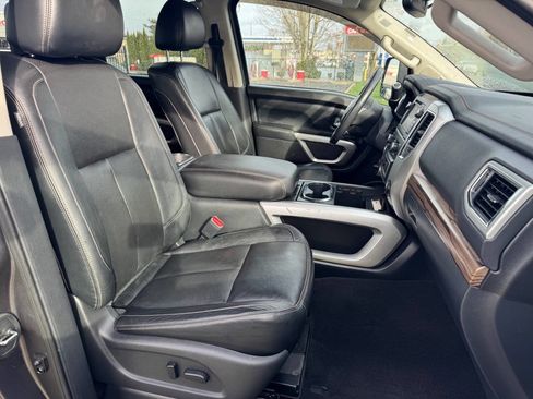 Used 2016 Nissan Titan PRO-4X image 8