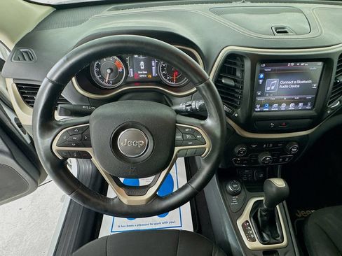 Used 2016 Jeep Cherokee 75th Anniversary AWD/4WD image 11