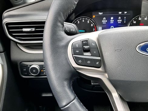 Certified 2022 Ford Explorer XLT w/ Equipment Group 202A image 23