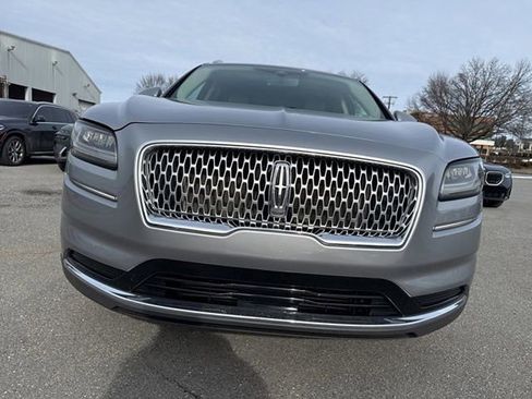 Used 2021 Lincoln Nautilus Reserve image 2