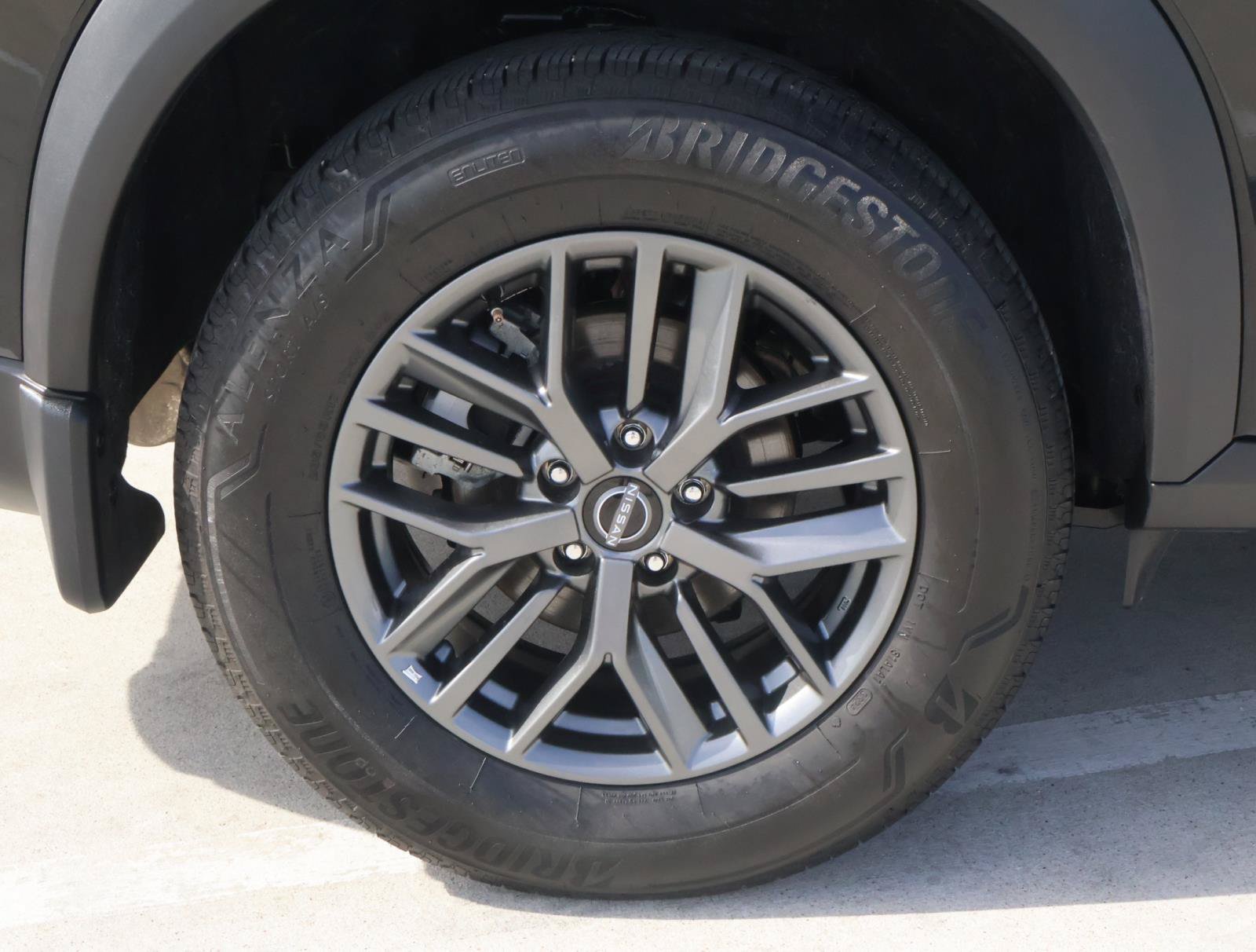 Used 2025 Nissan Rogue S FWD image 8
