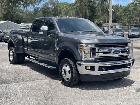 Used 2019 Ford F350 XLT w/ XLT Premium Package AWD/4WD image 19
