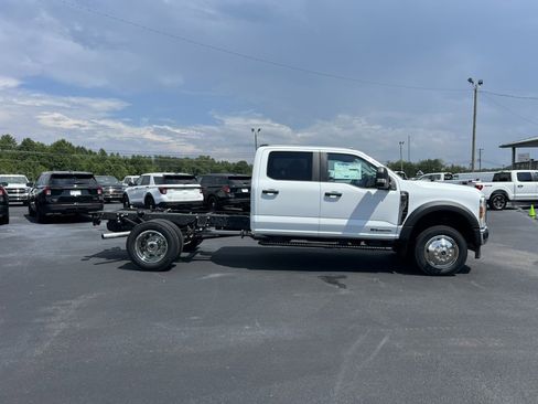 New 2025 Ford F450 XL w/ XL Chrome Package image 4