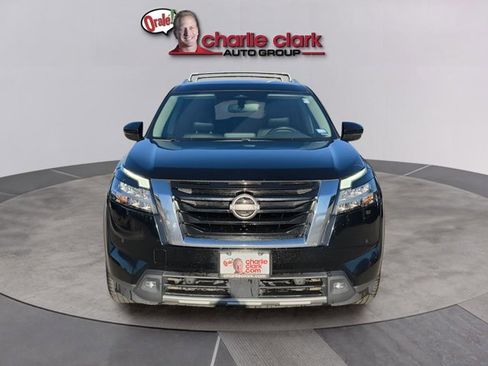Certified 2022 Nissan Pathfinder SL FWD image 8