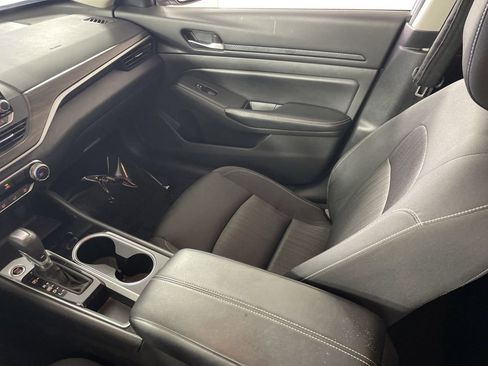 Used 2024 Nissan Altima 2.5 SV image 23