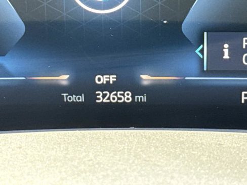 Used 2024 BMW X7 xDrive40i w/ Climate Comfort Package image 25