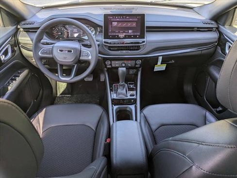 New 2026 Jeep Compass Latitude image 15