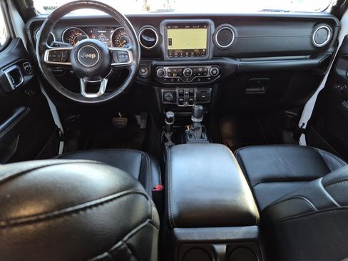 Used 2019 Jeep Wrangler Unlimited Sahara w/ Uconnect 4C Nav & Sound Group AWD/4WD image 15