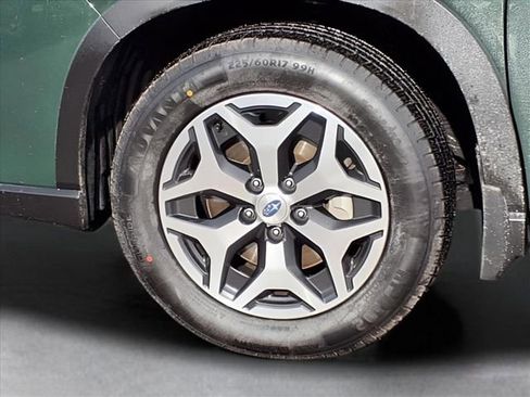 Used 2023 Subaru Forester Premium image 3