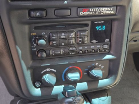 Used 2002 Chevrolet Camaro Z28 RWD image 17