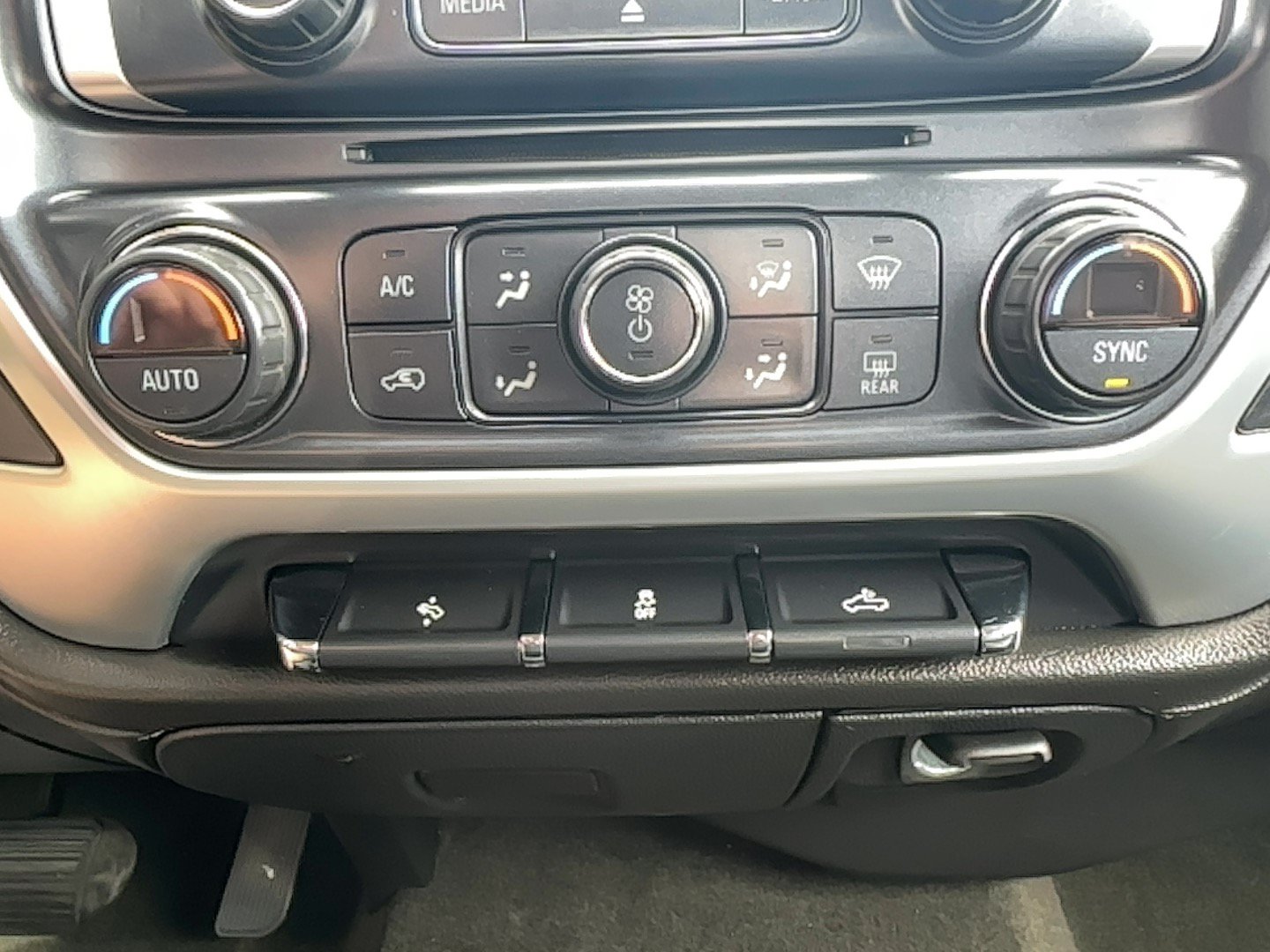 Used 2017 GMC Sierra 1500 SLT AWD/4WD image 9