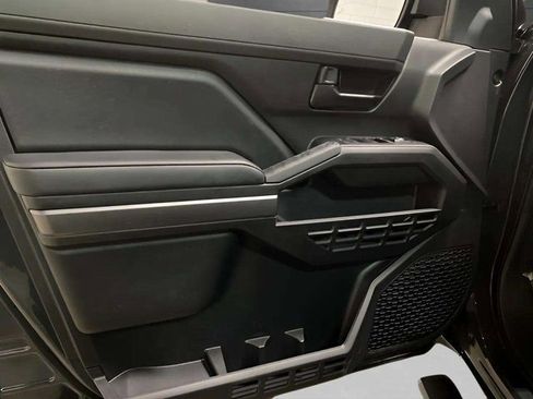 Used 2025 Toyota Tacoma SR5 image 27