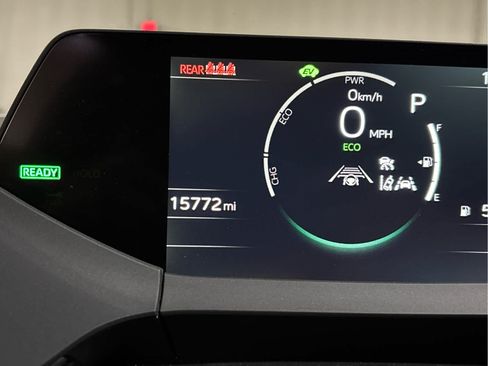 Used 2025 Toyota Prius LE FWD image 11