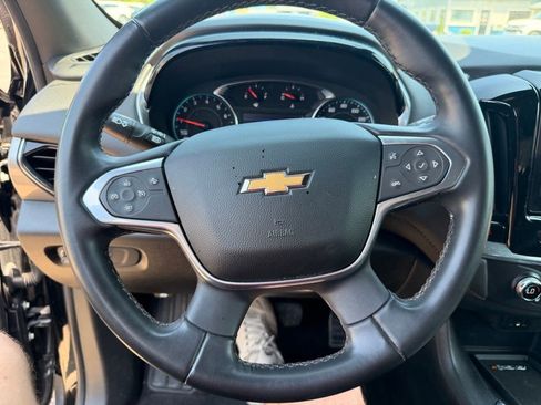Used 2023 Chevrolet Traverse LT AWD/4WD image 9