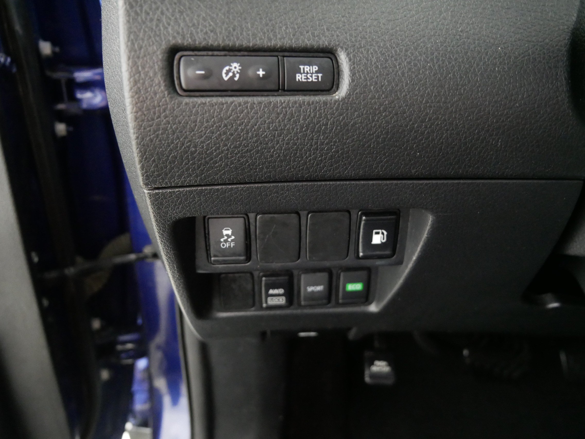 Used 2018 Nissan Rogue S AWD/4WD image 26