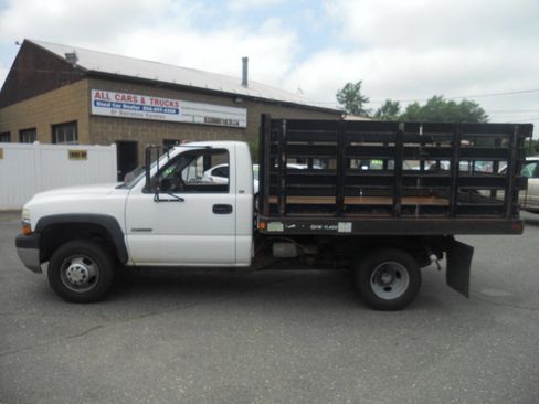 Used 2002 Chevrolet Silverado 3500 2WD Regular Cab image 3
