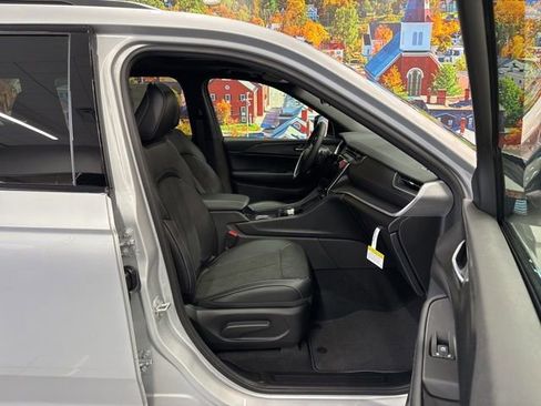 New 2025 Jeep Grand Cherokee L Altitude image 56