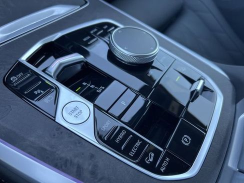 Certified 2025 BMW X5 xDrive50e w/ Premium Package image 26