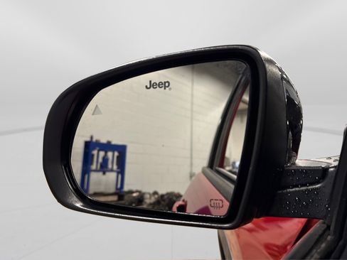 Used 2025 Jeep Compass Limited image 14