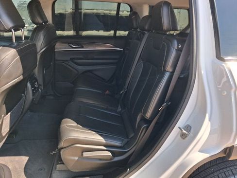 Used 2020 Jeep Grand Cherokee Altitude AWD/4WD image 23