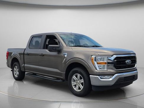Used 2021 Ford F150 XLT w/ Trailer Tow Package RWD image 8