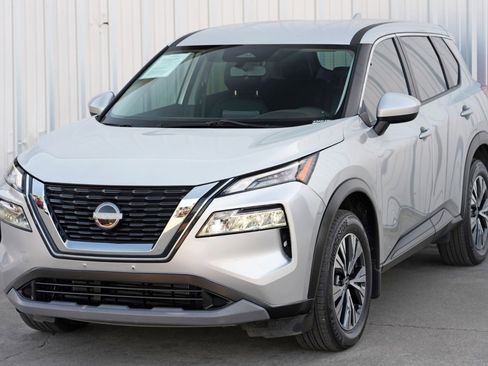 Used 2023 Nissan Rogue SV image 40