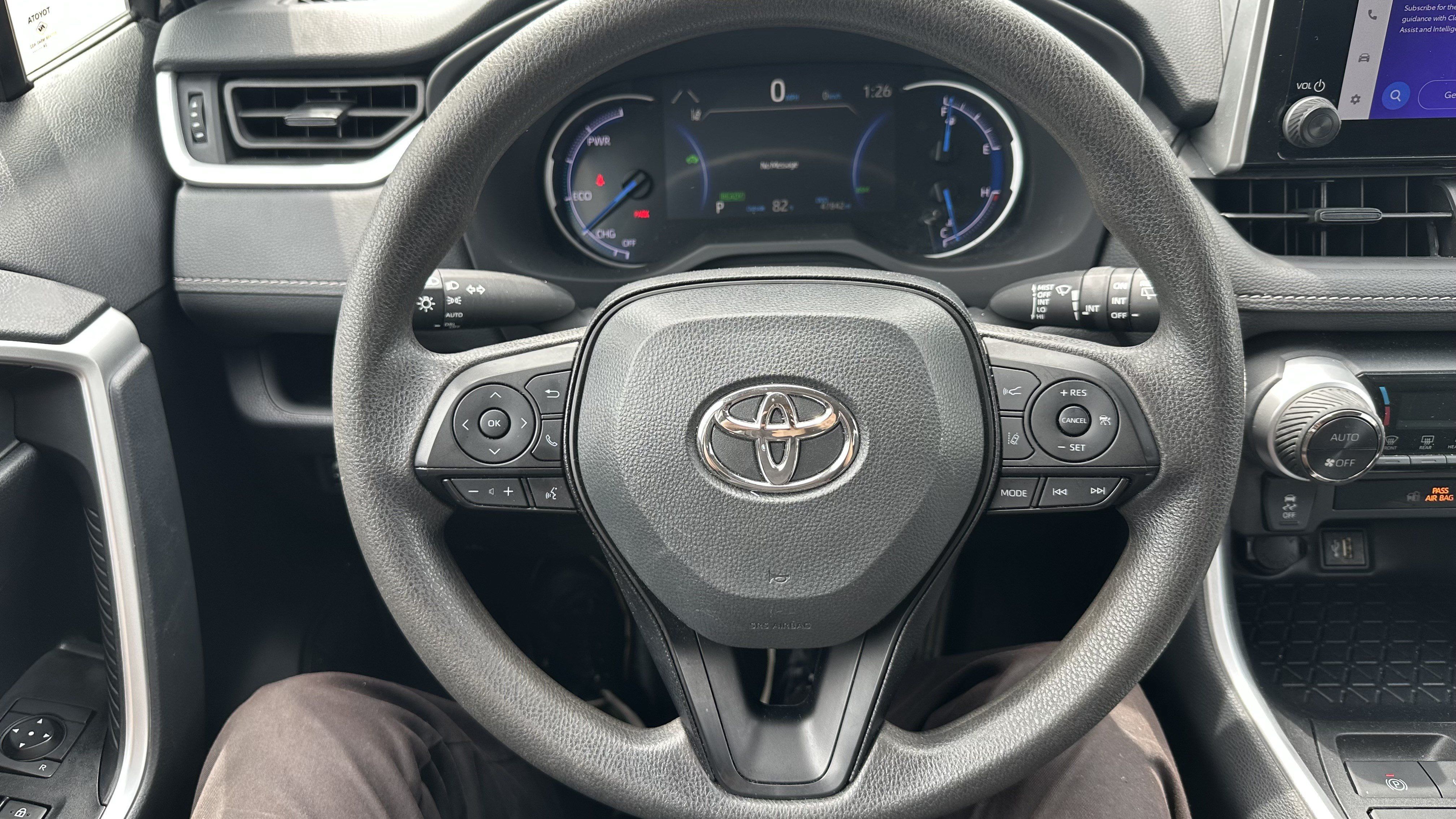 Used 2025 Toyota RAV4 XLE AWD/4WD image 19