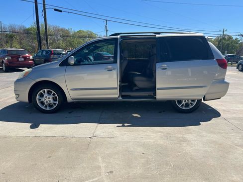 Used 2004 Toyota Sienna XLE image 5