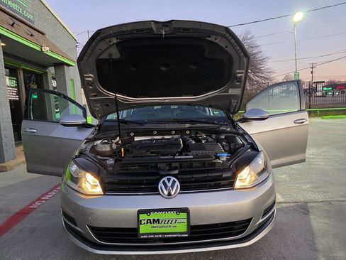 Used 2015 Volkswagen Golf S FWD image 60