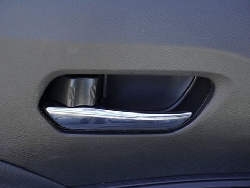 New 2025 Nissan Versa SV w/ Trunk Package FWD image 8
