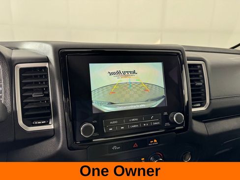 Used 2024 Nissan Frontier SV AWD/4WD image 3