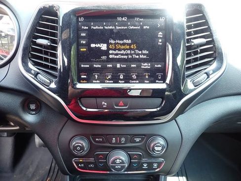 Used 2019 Jeep Cherokee High Altitude AWD/4WD image 14