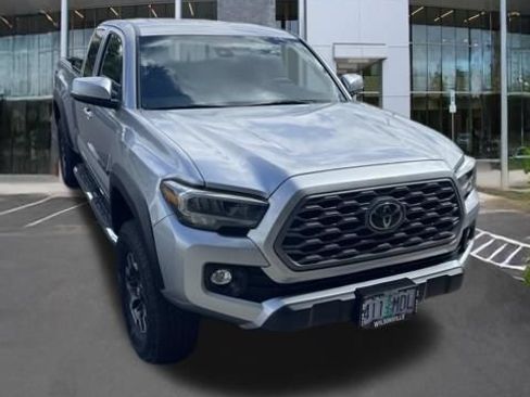 Used 2023 Toyota Tacoma TRD Off-Road w/ Black Out Package (TMS) AWD/4WD image 4