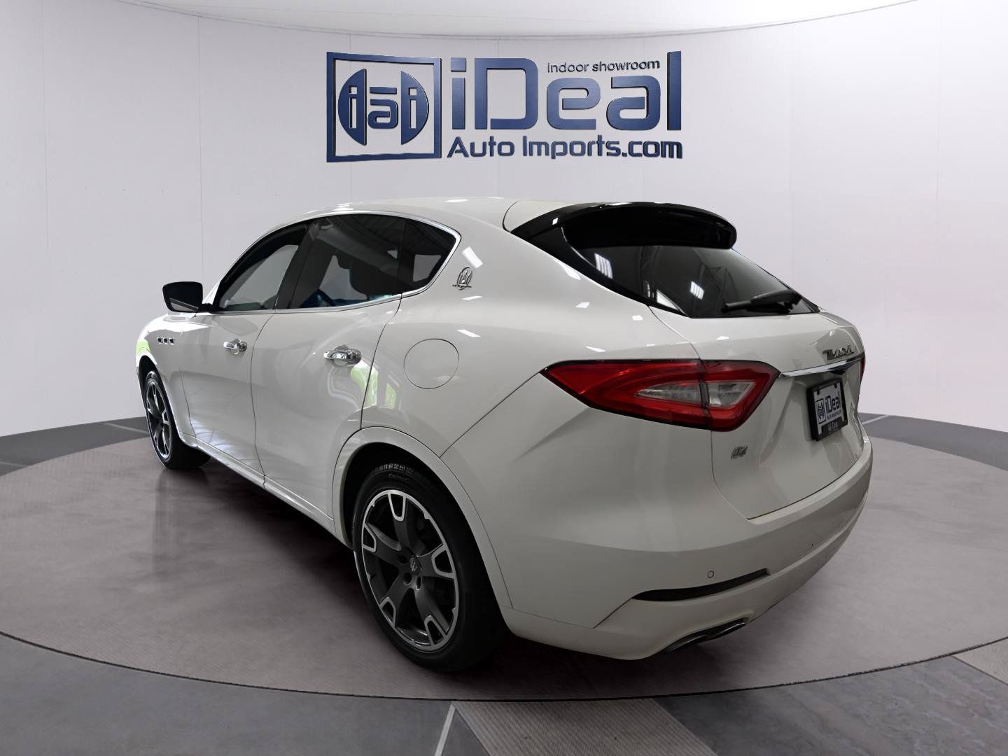 Used 2019 Maserati Levante AWD/4WD image 3
