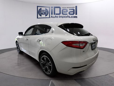 Used 2019 Maserati Levante AWD/4WD image 3
