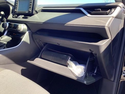 Used 2022 Toyota RAV4 XLE w/ Convenience Package image 40