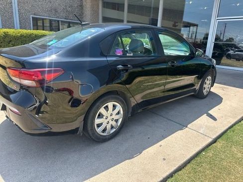 Used 2021 Kia Rio S FWD image 4