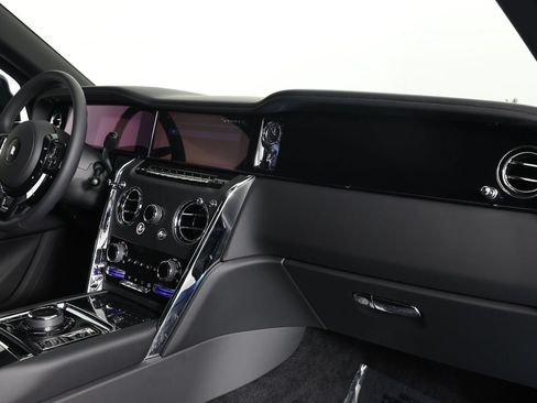 New 2026 Rolls-Royce Cullinan AWD/4WD image 25