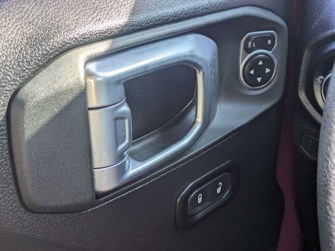 Used 2024 Jeep Gladiator Sport AWD/4WD image 22