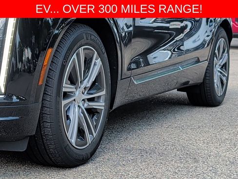 Used 2024 Cadillac Lyriq Luxury w/ LPO, Floor Liner Package AWD/4WD image 43