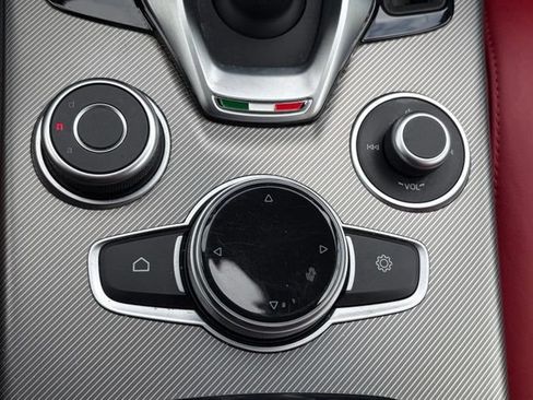 Used 2024 Alfa Romeo Stelvio Veloce AWD/4WD image 35