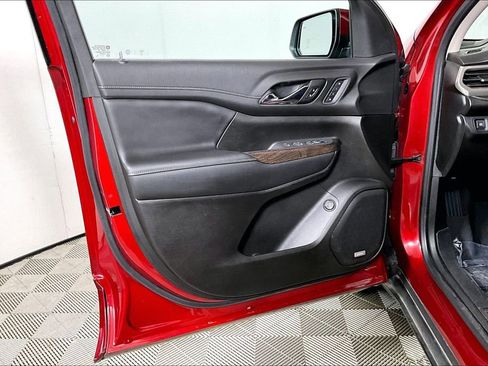 Used 2021 GMC Acadia Denali w/ Denali Ultimate Package image 23