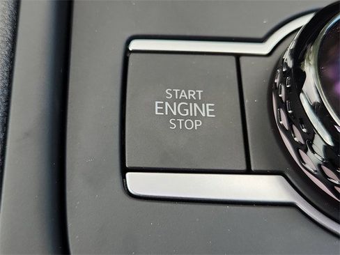 New 2025 Volkswagen Tiguan SE image 25