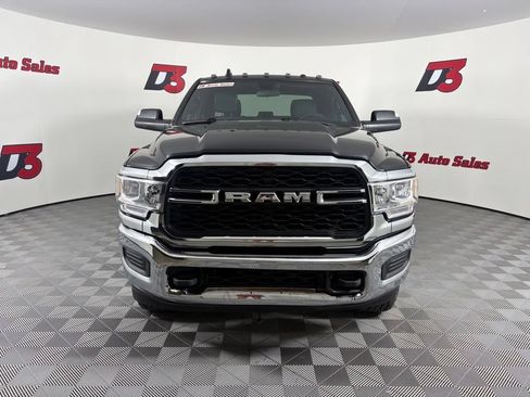 Used 2022 RAM 2500 Tradesman w/ Chrome Appearance Group AWD/4WD image 11