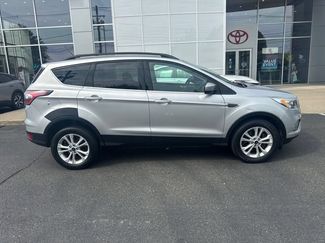 Used 2017 Ford Escape SE w/ Equipment Group 201A AWD/4WD video 2