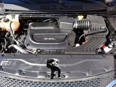 Used 2017 Chrysler Pacifica Limited image 63