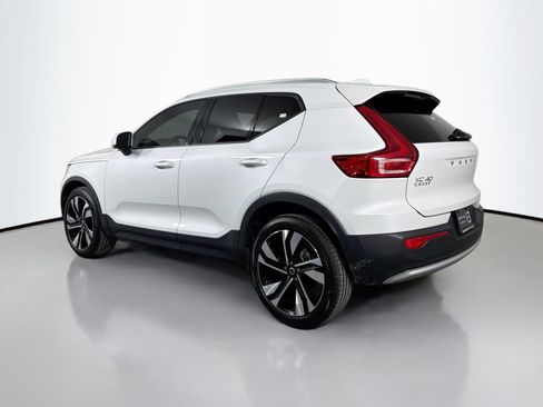 Certified 2023 Volvo XC40 B4 Core w/ Climate Package FWD image 8