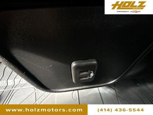 Certified 2019 Chevrolet Equinox LT w/ LT True North Edition image 22