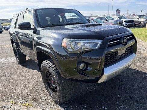 Used 2020 Toyota 4Runner TRD Off-Road Premium w/ Moonroof Package image 3