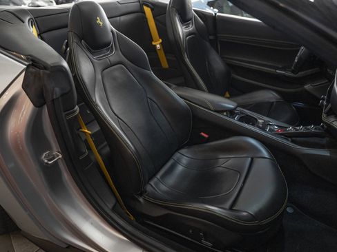 Used 2019 Ferrari Portofino image 33